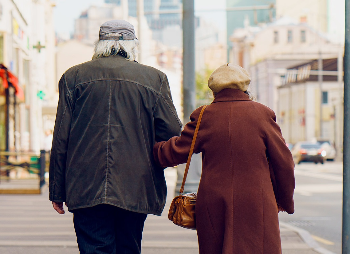 Как защитить пожилых родственников от мошенников в 2022 году?